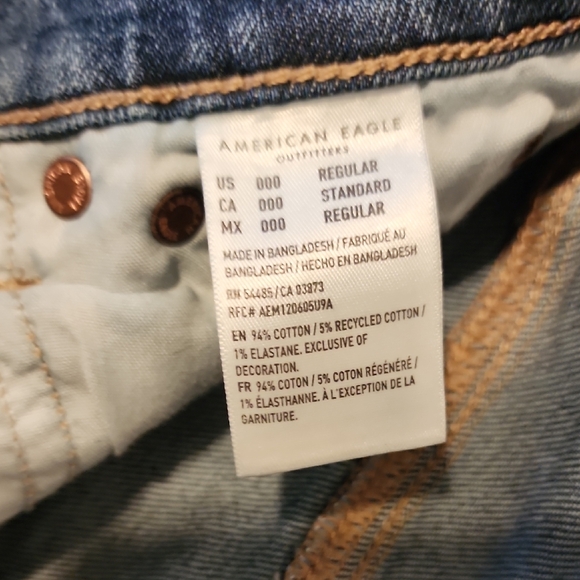 SOLD! American Eagle Outfitters Women's Blue Jeans - Picture 4 of 4
